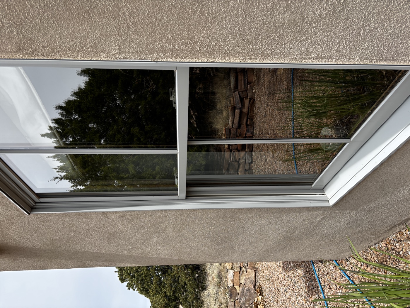 Crystal clear window after pure water cleaning in Santa Fe